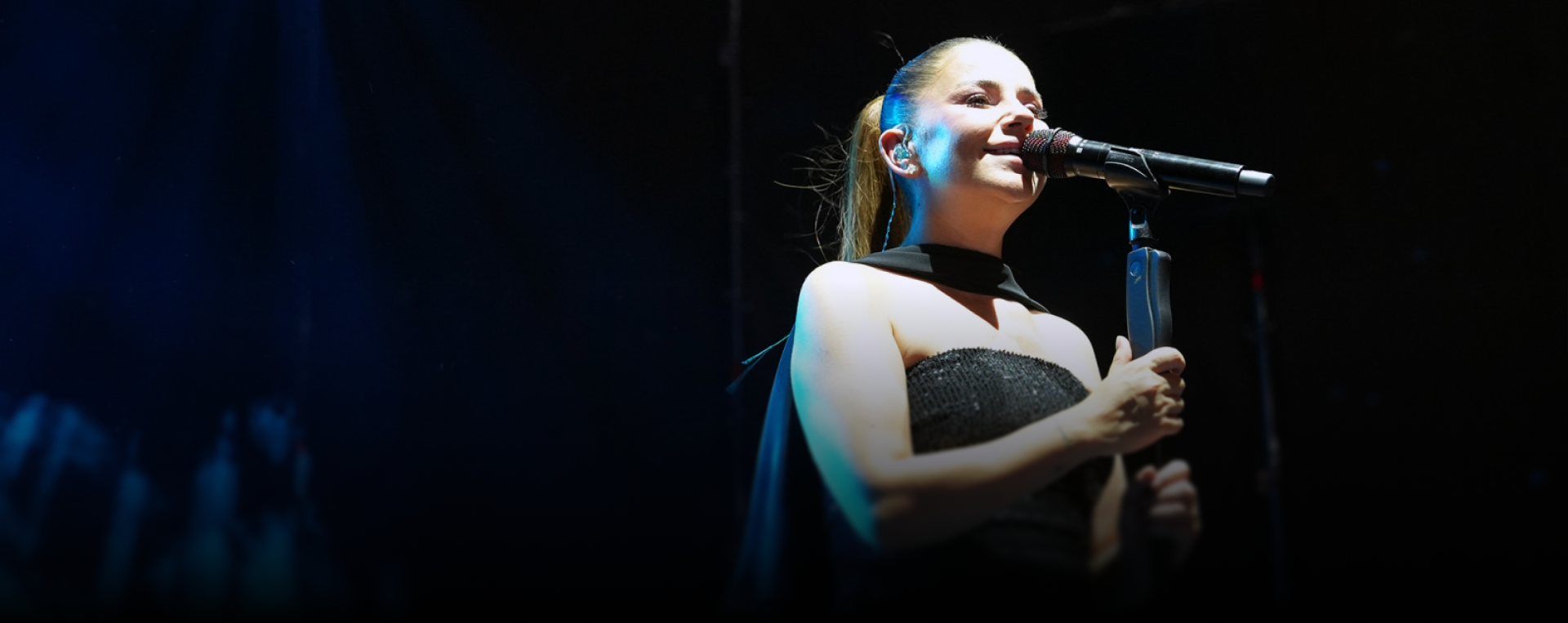 Powerful Performance, Impressive Stage Design <br> Merve Özbey